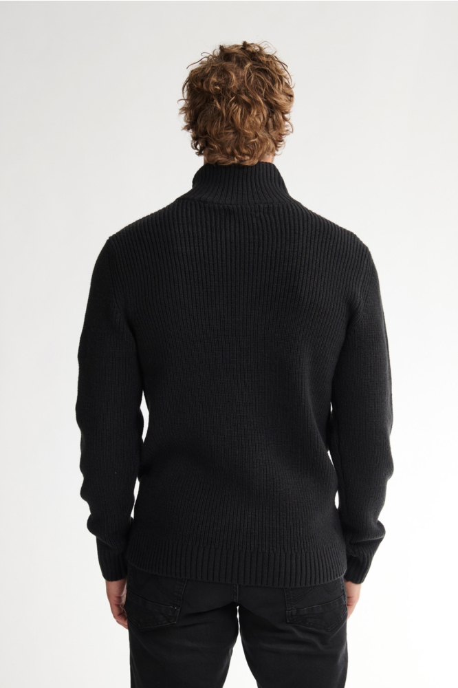 Petrol Industries zwarte heren trui | Model achteraanzicht