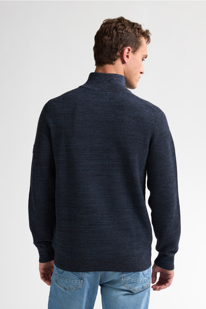 Petrol Industries blauwe heren trui | Model achteraanzicht