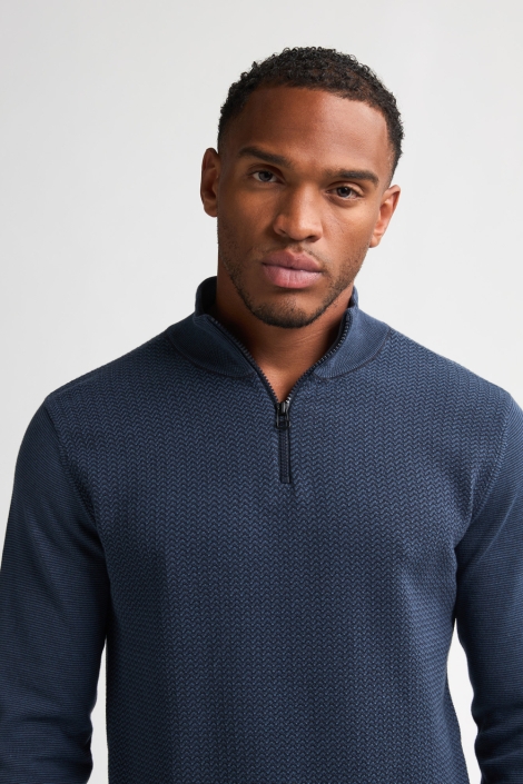 Petrol Industries blauwe heren trui | Close up