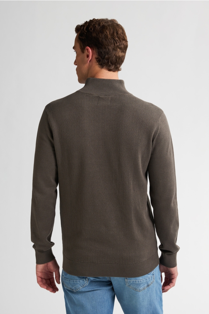 Petrol Industries groene heren trui | Model achteraanzicht