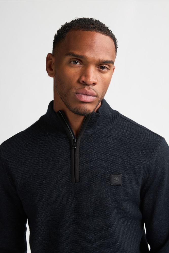 Petrol Industries zwarte heren trui | Close up