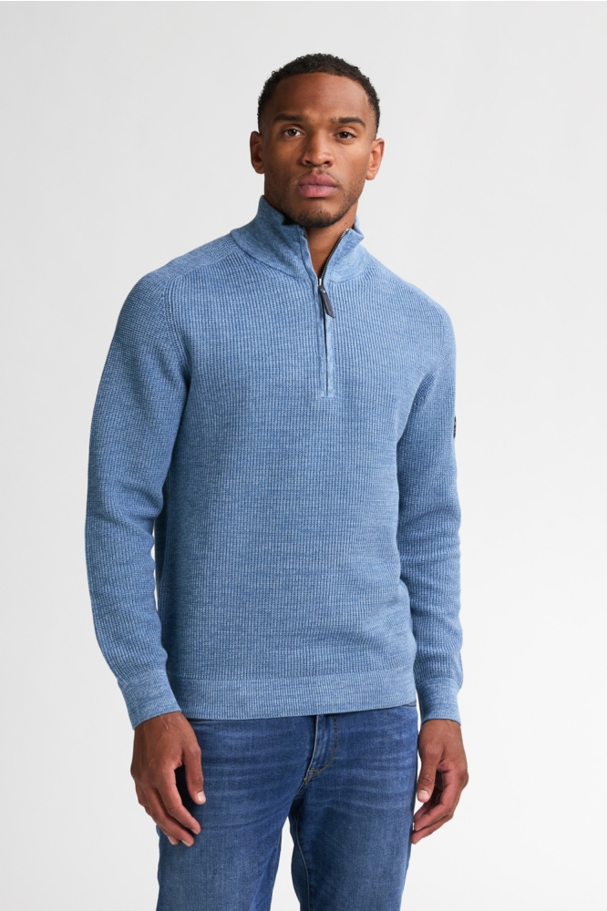 Petrol Industries blauwe heren trui | Model vooraanzicht