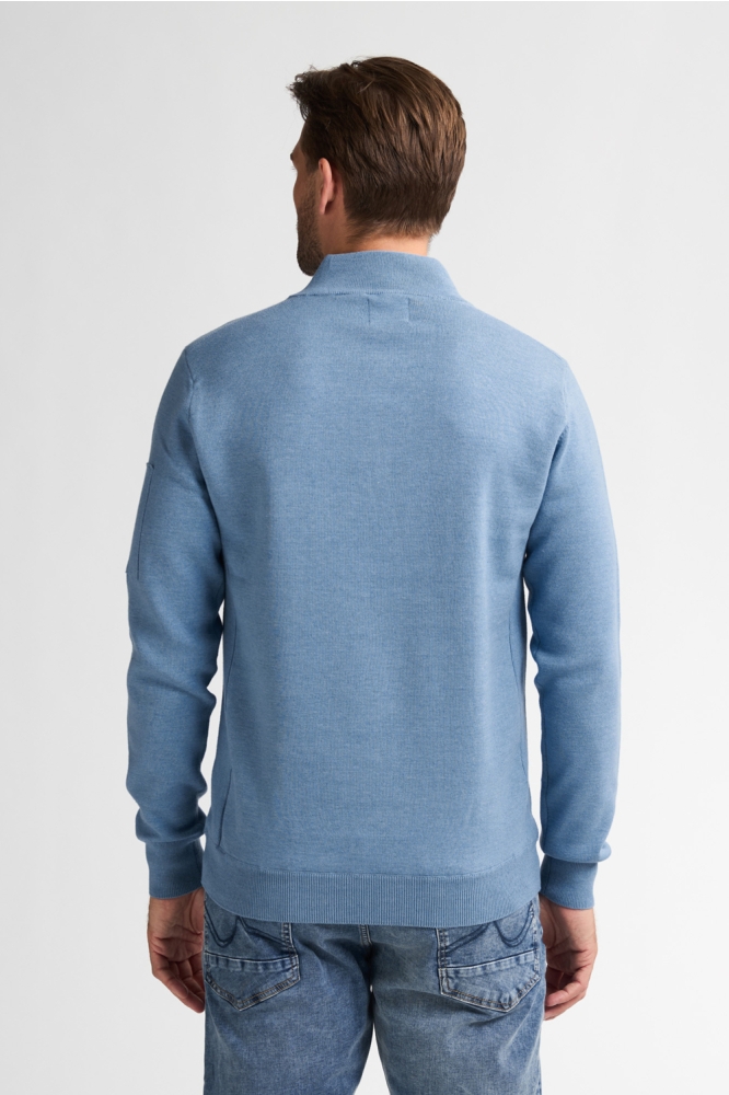 Petrol Industries blauwe heren trui | Model achteraanzicht