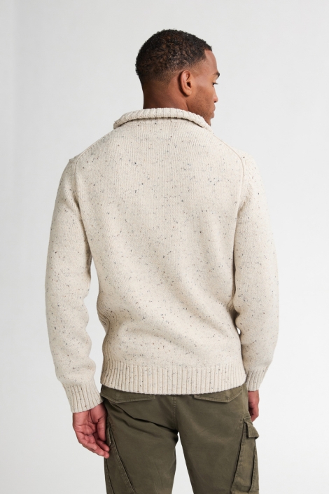 Petrol Industries beige heren trui | Model achteraanzicht