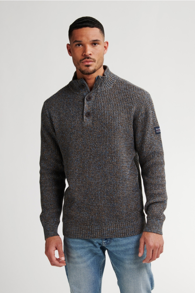 Petrol Industries blauwe heren trui | Model vooraanzicht