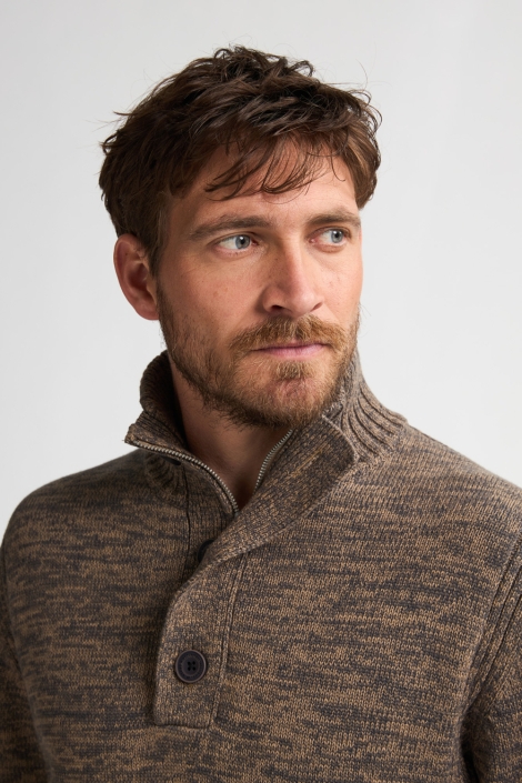 Petrol Industries camel heren trui | Close up