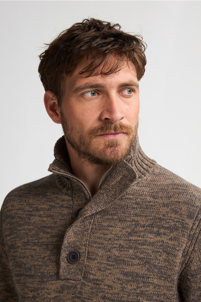 Petrol Industries camel heren trui | Close up