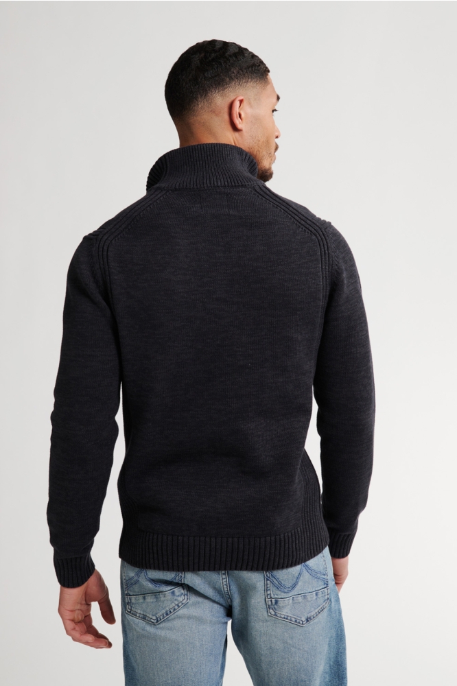 Petrol Industries zwarte heren trui | Model achteraanzicht