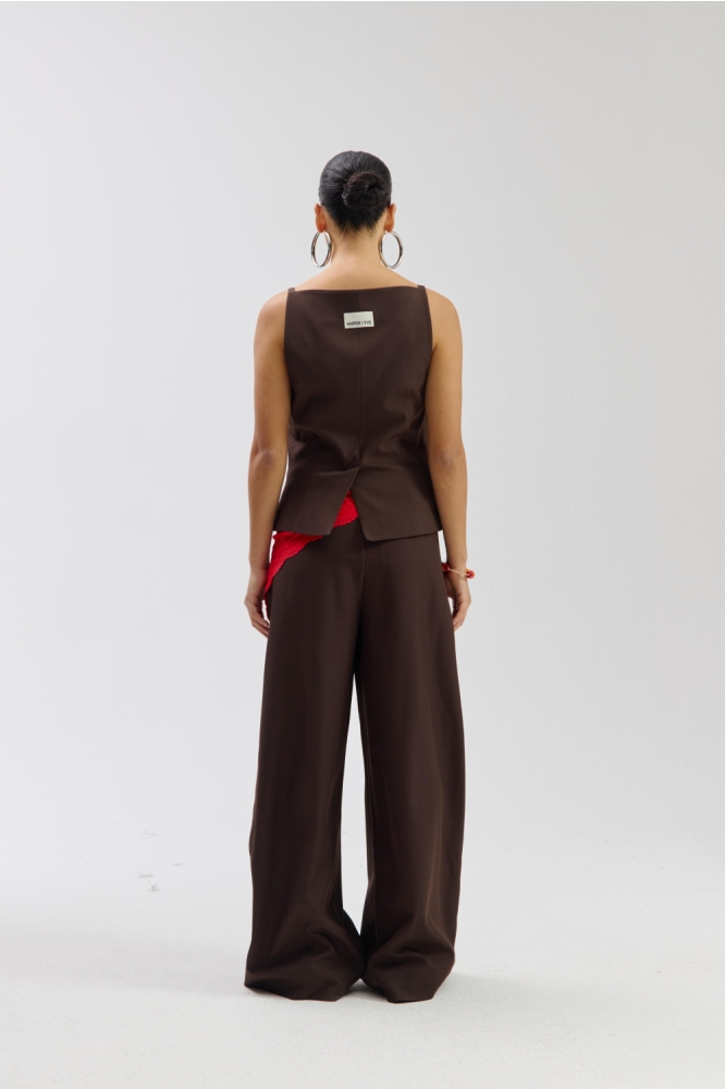 Harper & Yve bruine dames gilet | Model