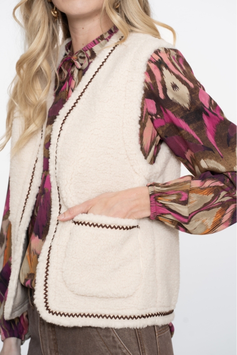 Geisha beige dames gilet | Close up