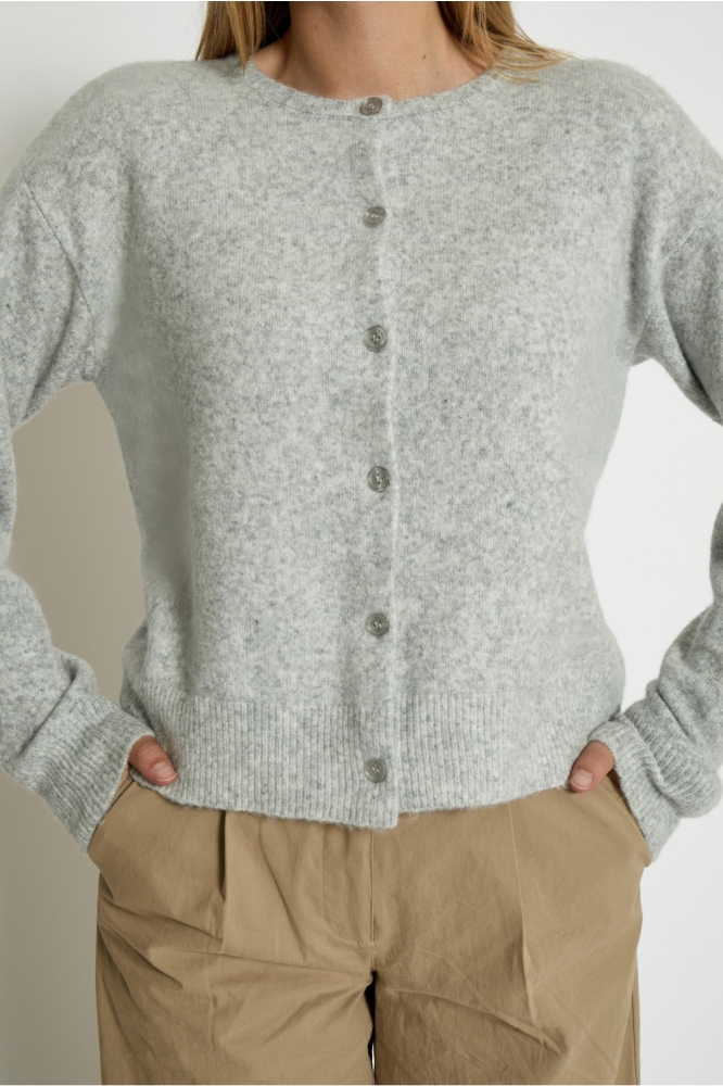 Peppercorn grijze dames vest | Model vooraanzicht