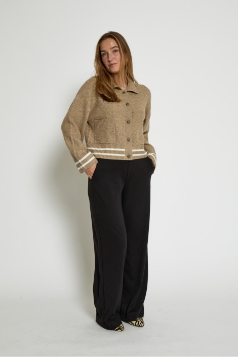 Peppercorn beige dames vest | Model