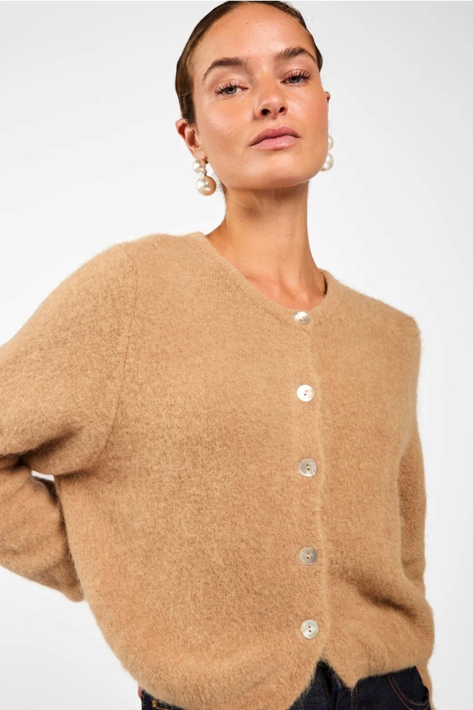 Aaiko camel dames vest | Close up