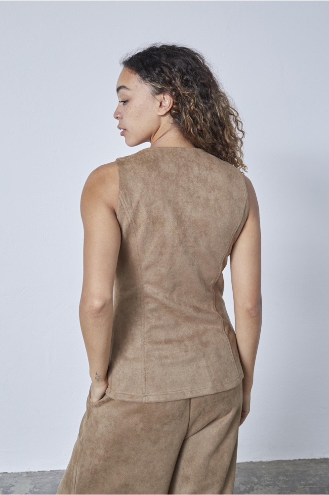 SisterS point camel dames gilet | Model achteraanzicht