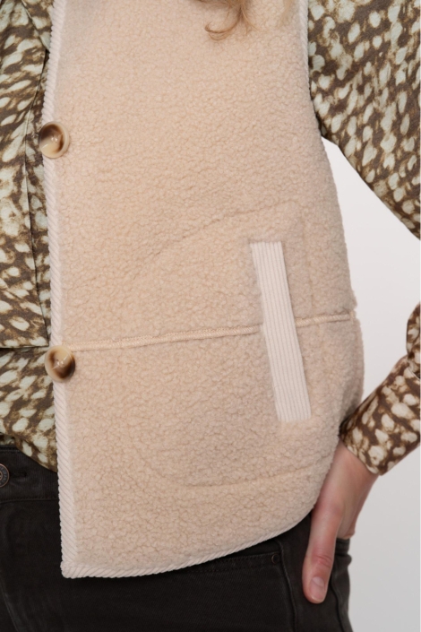 Geisha beige dames gilet | Kleurstaal