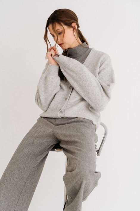 Maicazz grijze dames vest | Model vooraanzicht