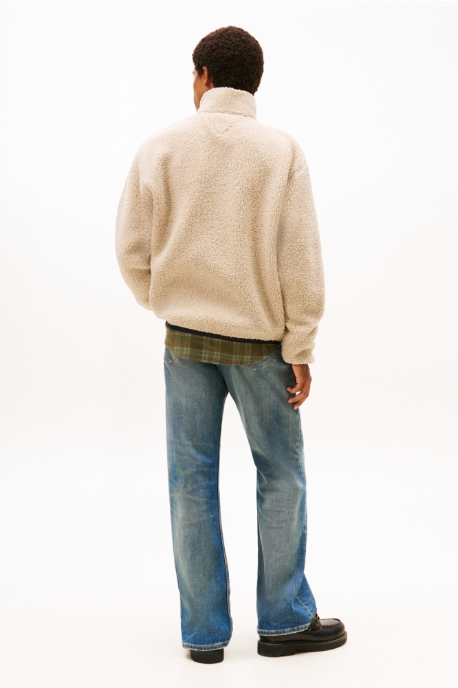 Tommy Jeans zand heren vest | Model