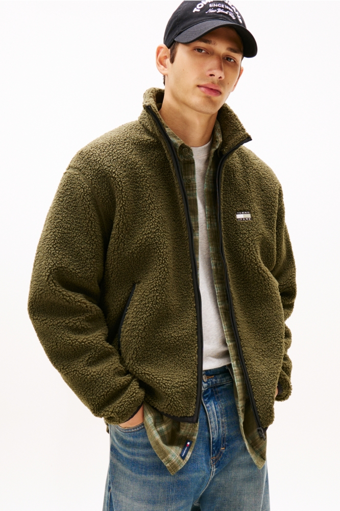 Tommy Jeans groene heren vest | Model vooraanzicht