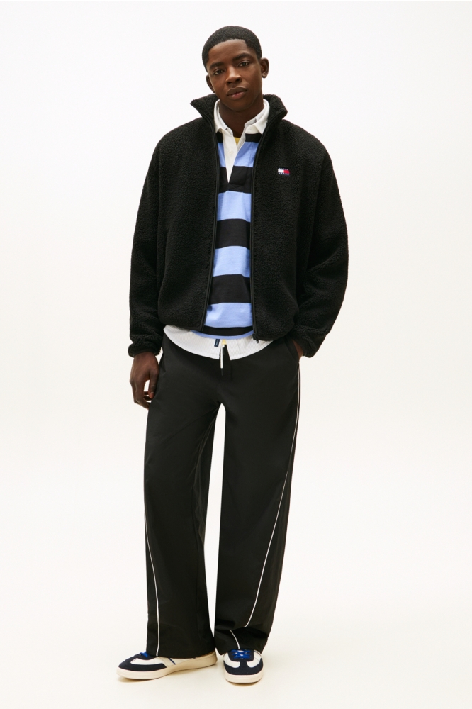 Tommy Jeans zwarte heren vest | Model