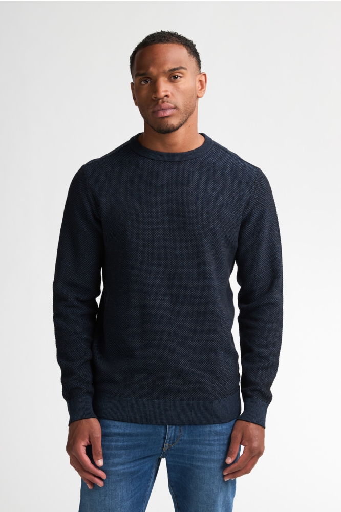 Petrol Industries blauwe heren trui | Model vooraanzicht