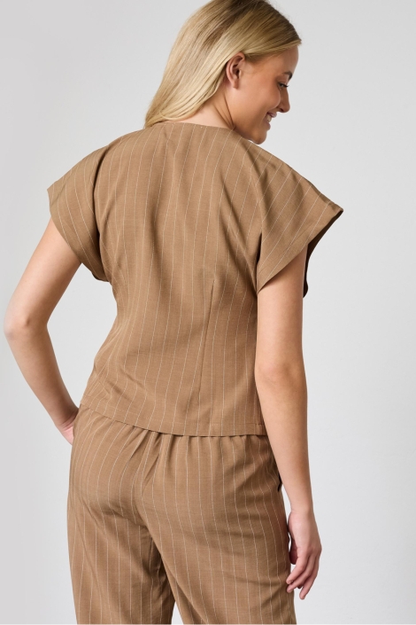 SisterS point camel dames gilet | Model achteraanzicht