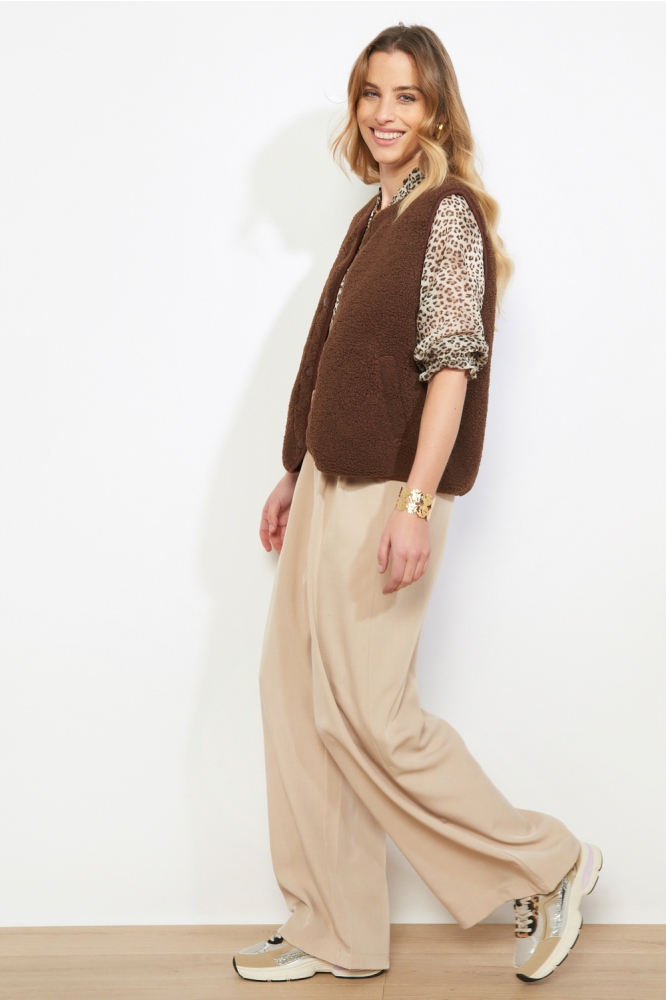 LolaLiza camel dames gilet | Model