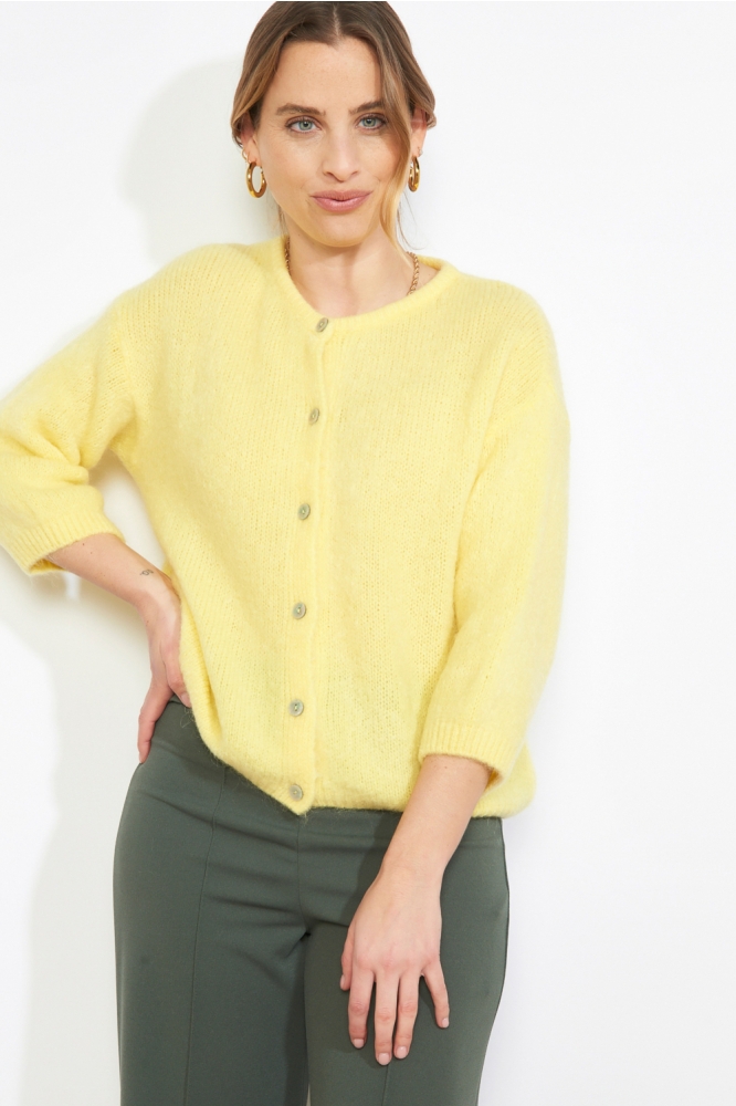 LolaLiza gele dames vest | Model vooraanzicht