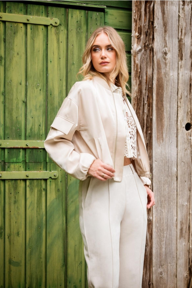 I-coni-K beige dames jas | Model