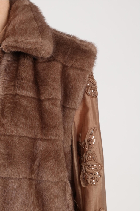 Nukus camel dames gilet | Close up
