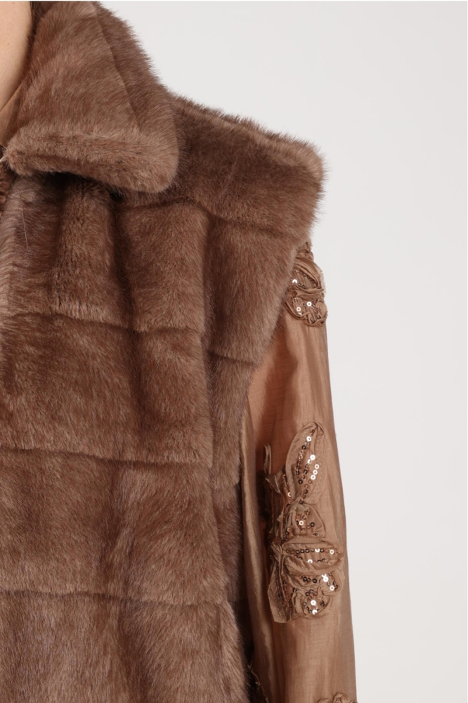 Nukus camel dames gilet | Close up