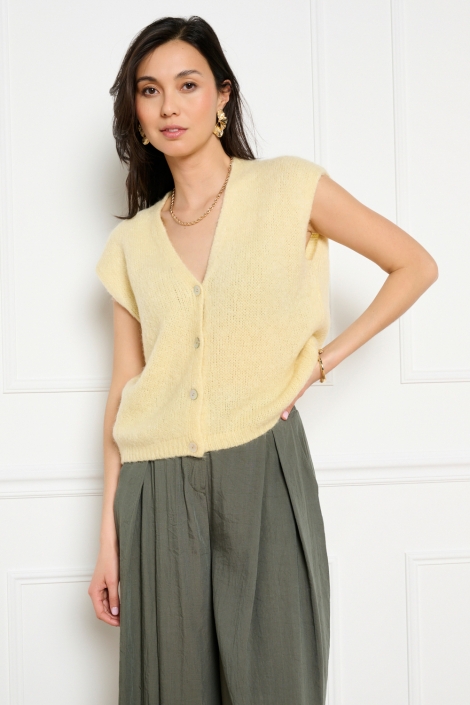 LolaLiza gele dames gilet | Model vooraanzicht
