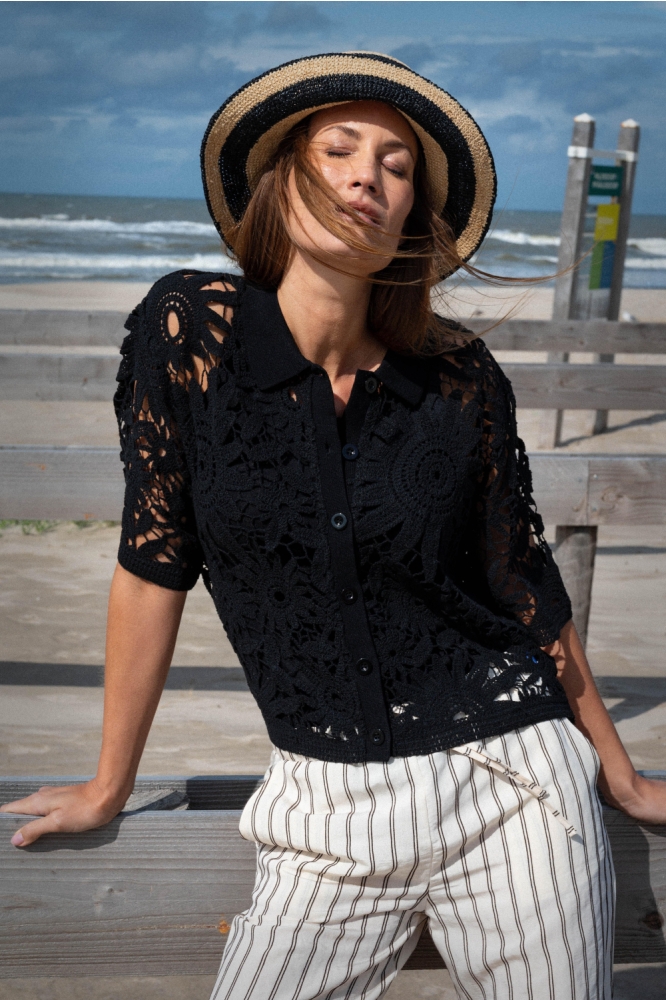 Maicazz zwarte dames vest | Sfeerbeeld, In situatie