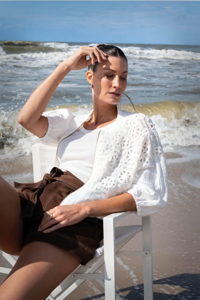 Maicazz ecru dames vest | Sfeerbeeld, In situatie