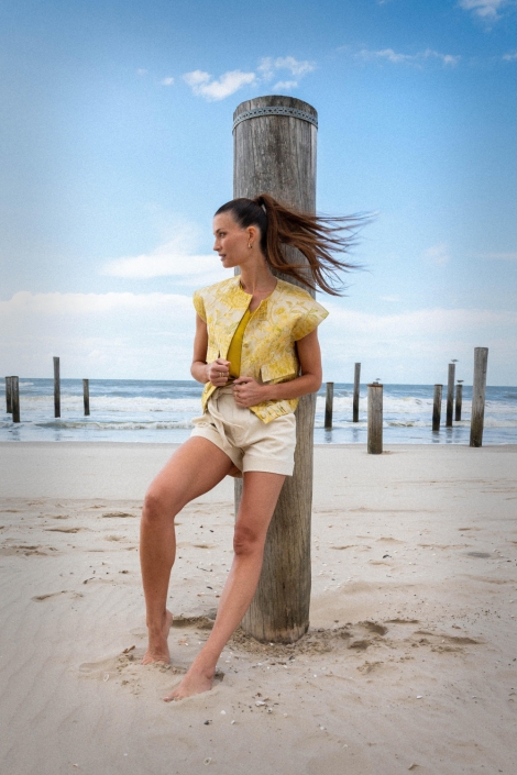 Maicazz multi color dames vest | Sfeerbeeld, In situatie