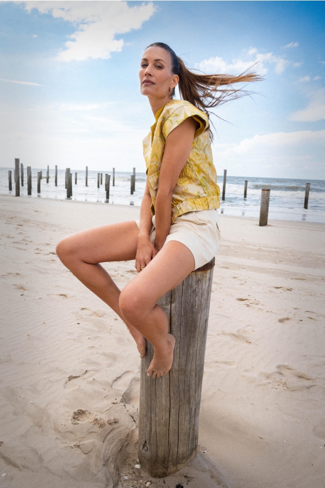 Maicazz multi color dames vest | Sfeerbeeld, In situatie