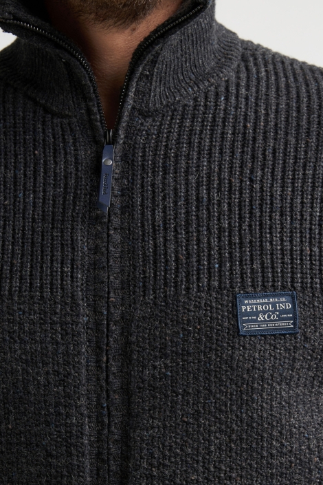 Petrol Industries grijze heren vest | Close up
