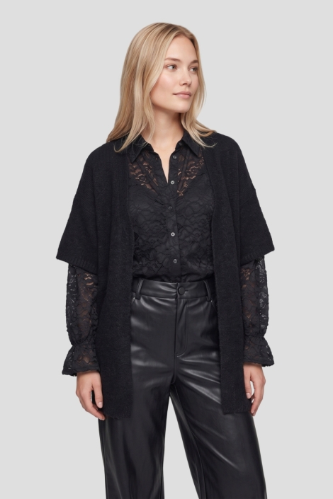 C&S The Label zwarte dames vest | Model vooraanzicht