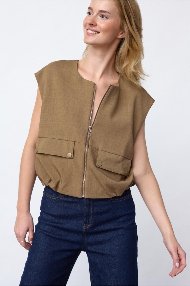 SisterS point zand dames gilet | Model vooraanzicht
