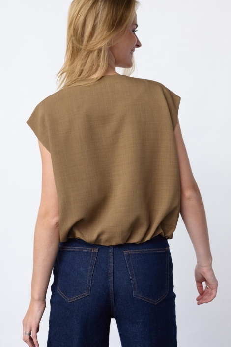 SisterS point zand dames gilet | Model achteraanzicht