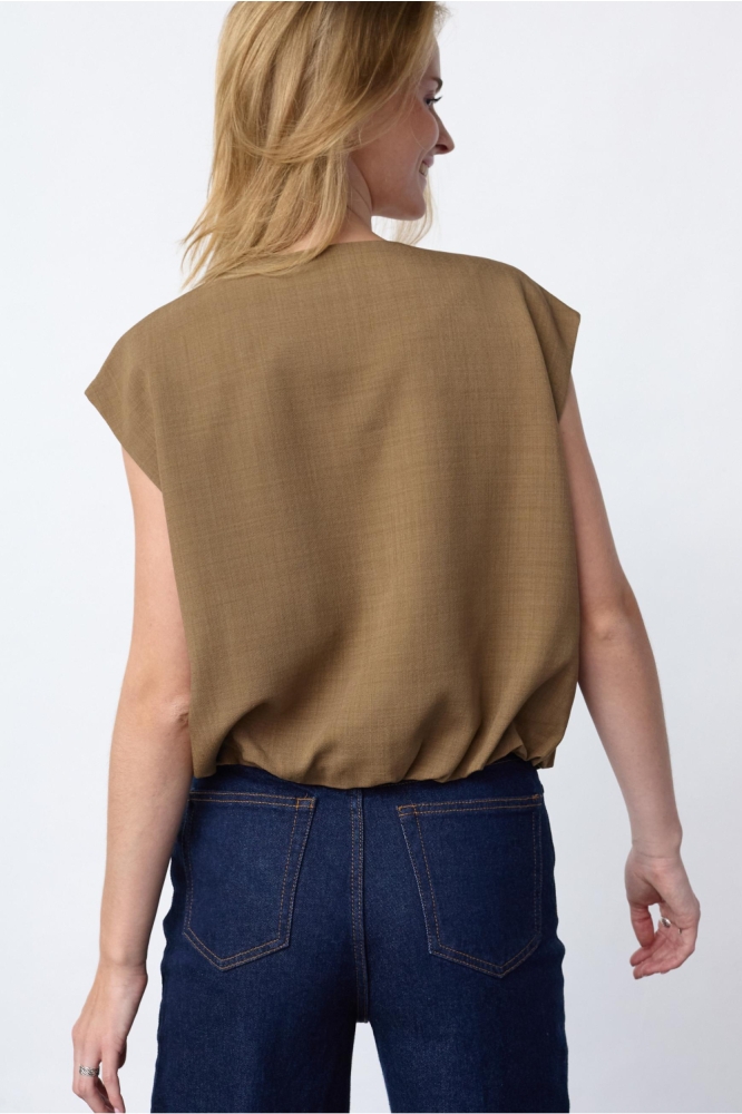 SisterS point zand dames gilet | Model achteraanzicht