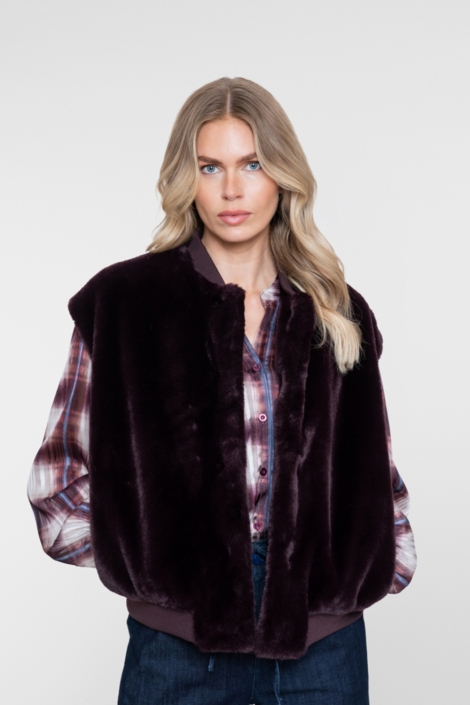 Geisha bordeaux dames vest | Model vooraanzicht