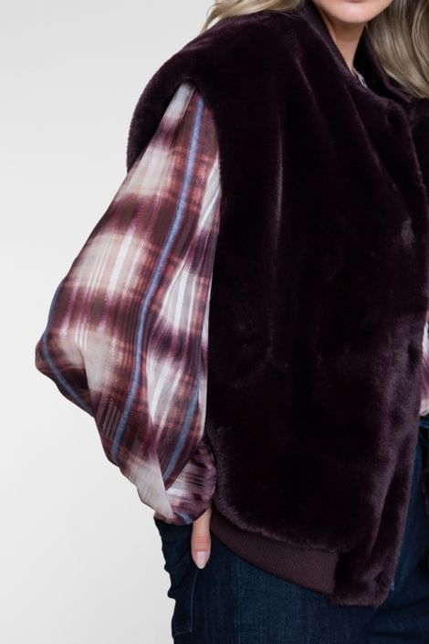 Geisha bordeaux dames vest | Close up