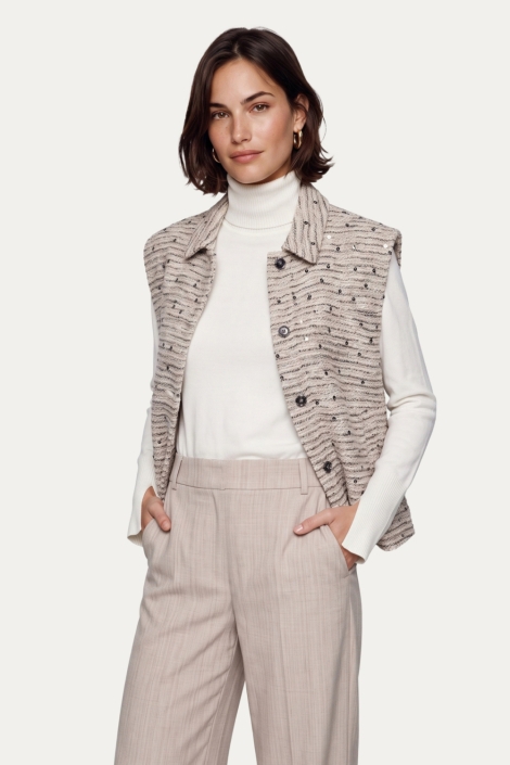 C&S The Label beige dames gilet | Model vooraanzicht