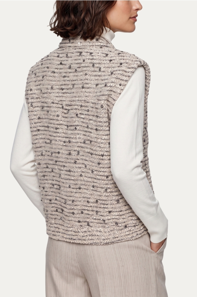 C&S The Label beige dames gilet | Model achteraanzicht