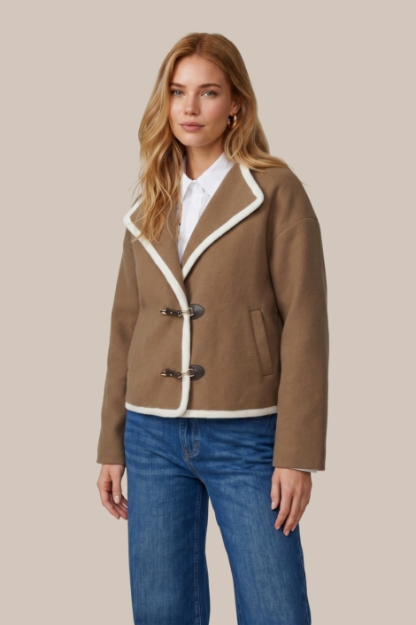 C&S The Label camel dames vest | Model vooraanzicht