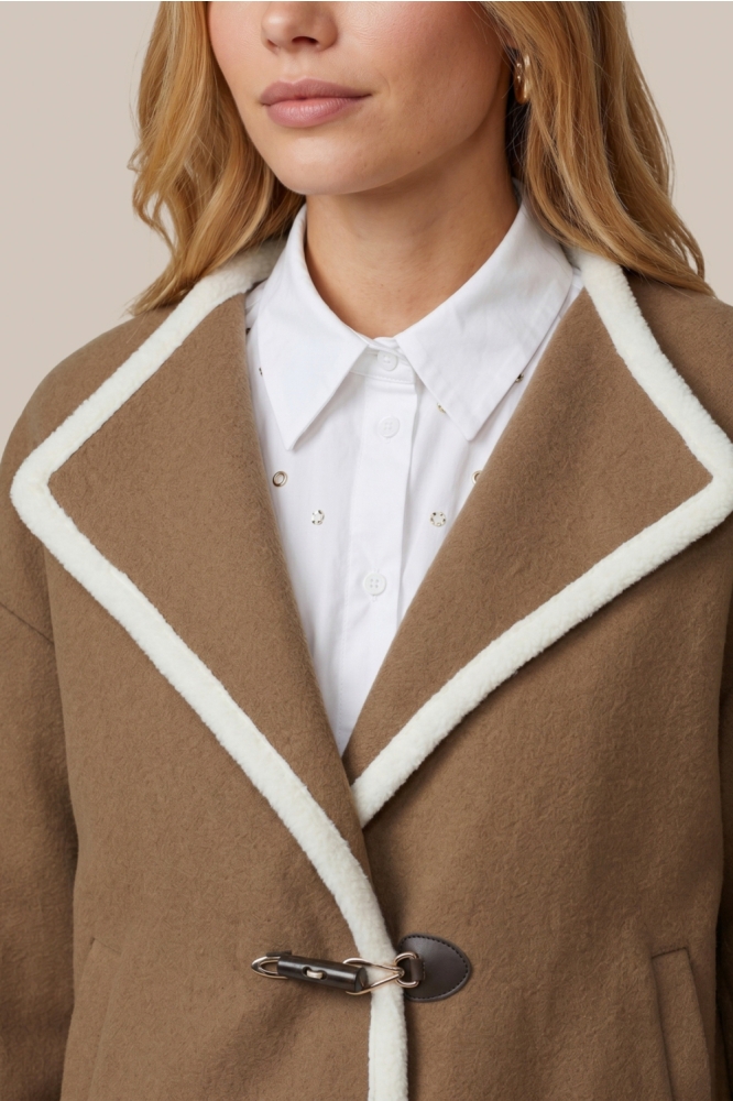 C&S The Label camel dames vest | Close up