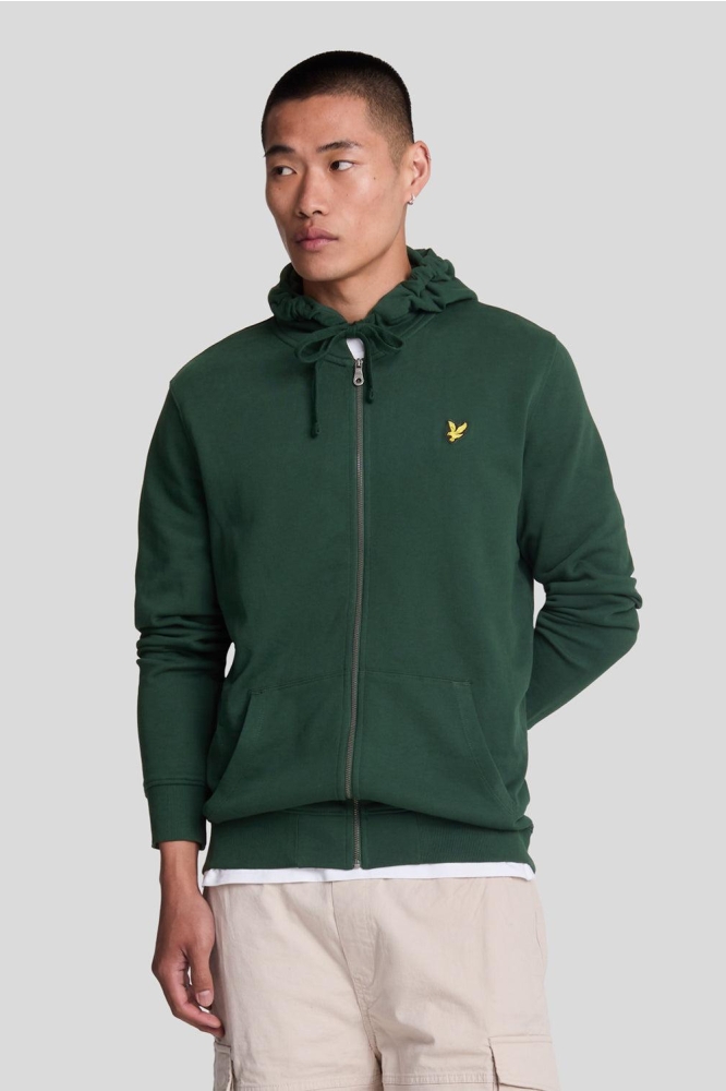 Lyle & Scott groene heren vest | Model vooraanzicht