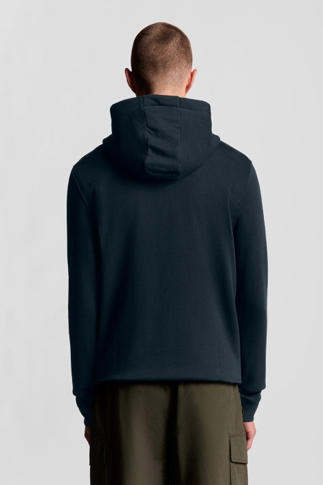 Lyle & Scott blauwe heren vest | Model achteraanzicht