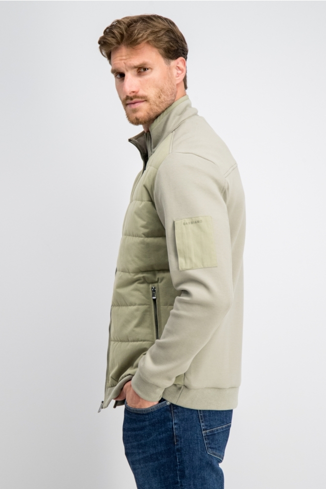 Gabbiano groene heren vest | Model zijaanzicht
