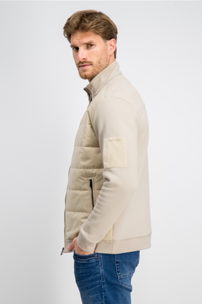 Gabbiano zand heren vest | Model zijaanzicht
